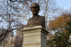 17B Bust of Italian Patriot Giuseppe Mazzini By Giovanni Turini In Central Park West Drive at 67 St.jpg